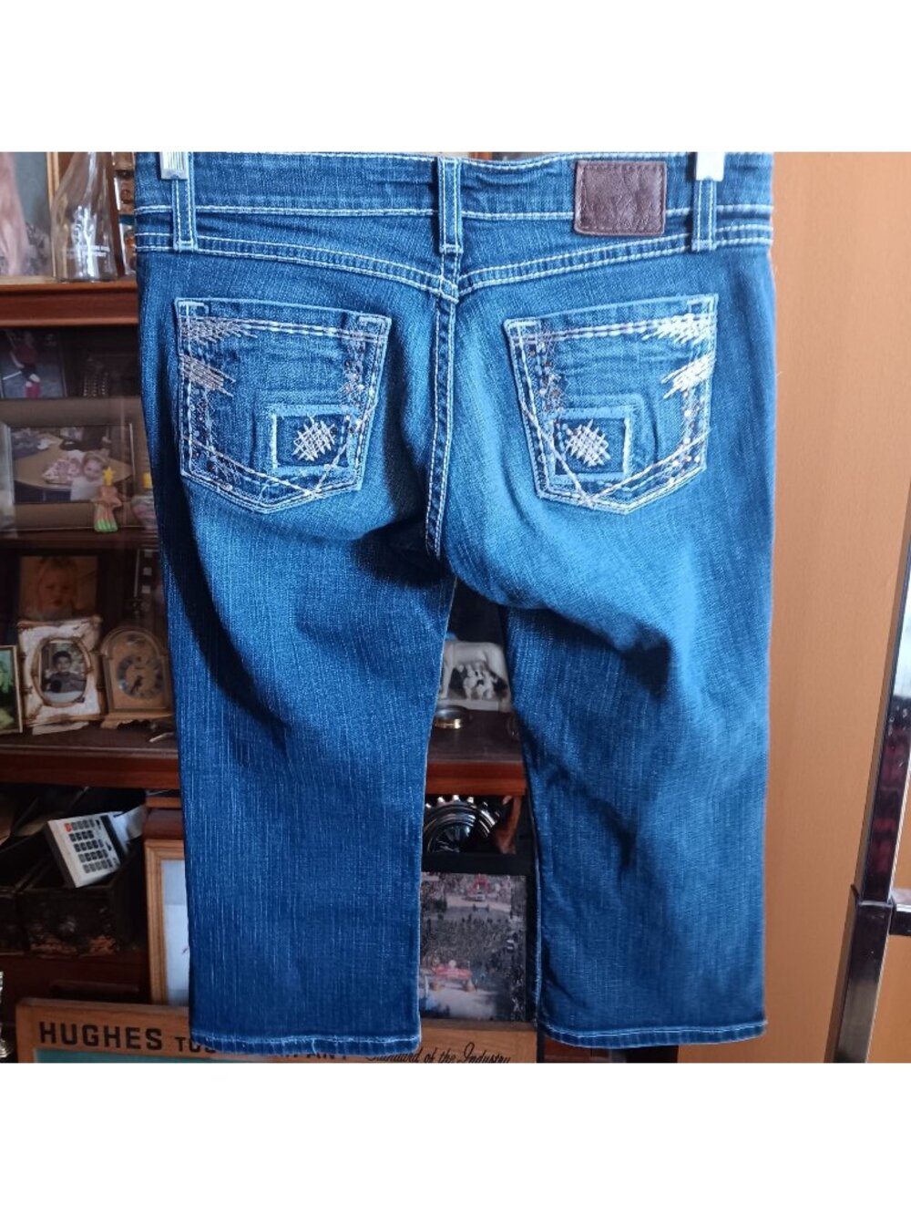 BKE Stella Womens Capri Jeans Size 28 Distressed Blue Denim Stretch